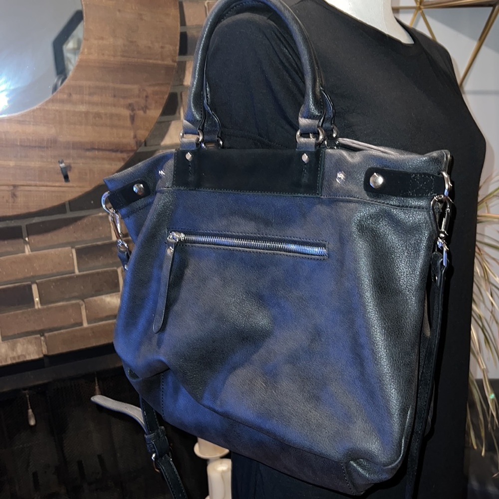 MODA LUXE CROSSBODY BAG!🖤🖤 - Picture 3 of 8